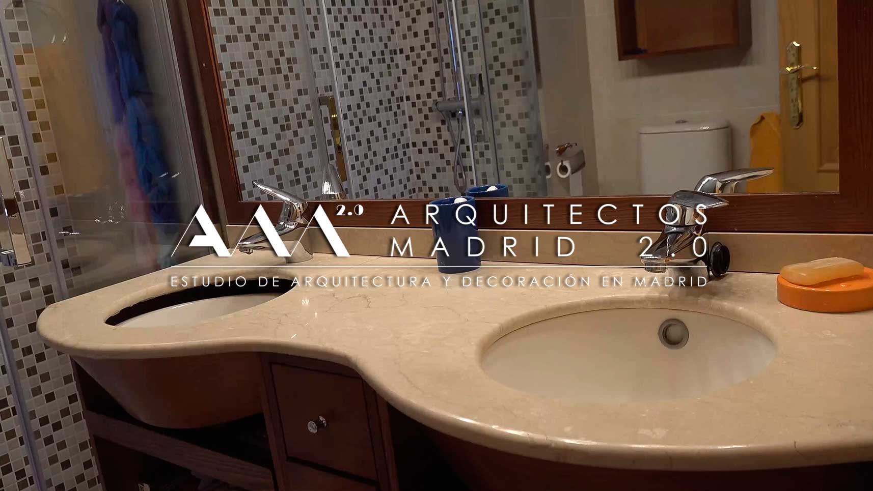 Baño original antes de renovar la distribución, las instalaciones y los acabados