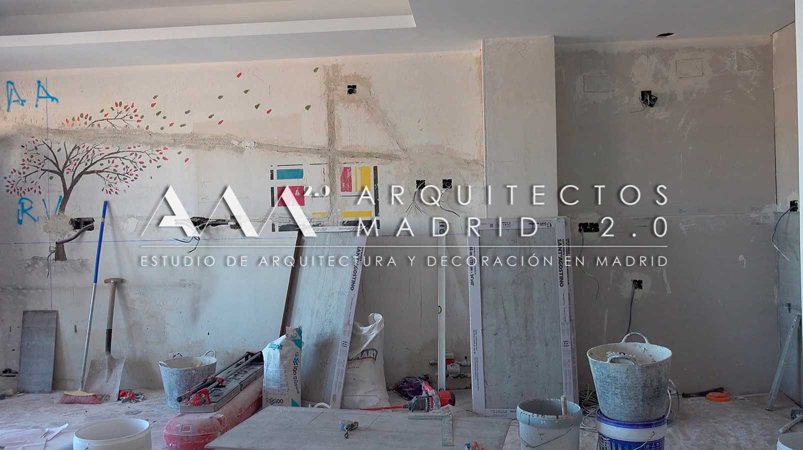Frente de cocina preparado para recibir el mobiliario y los acabados definitivos