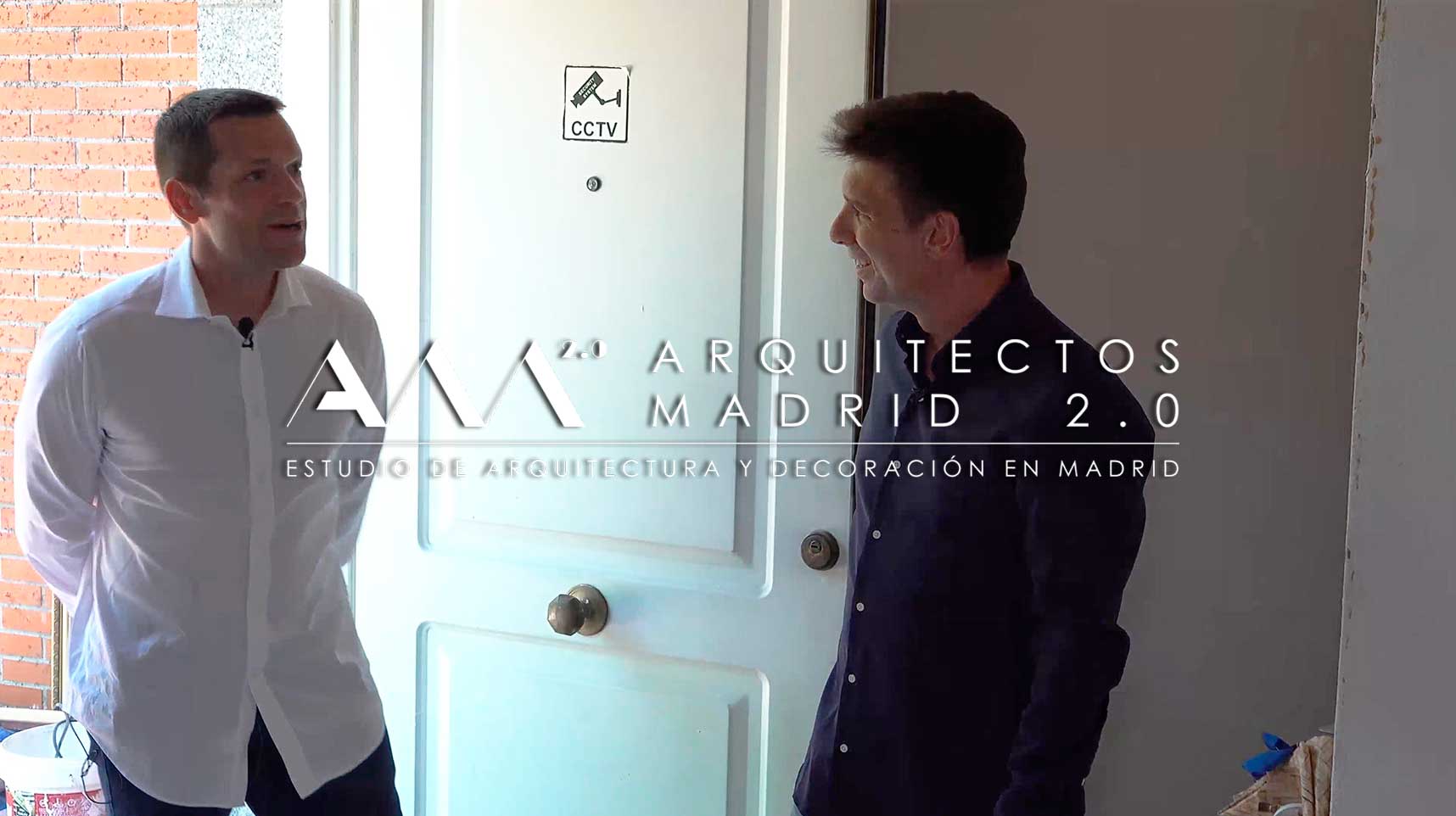 Visita del cliente y el arquitecto durante la fase de obra abierta