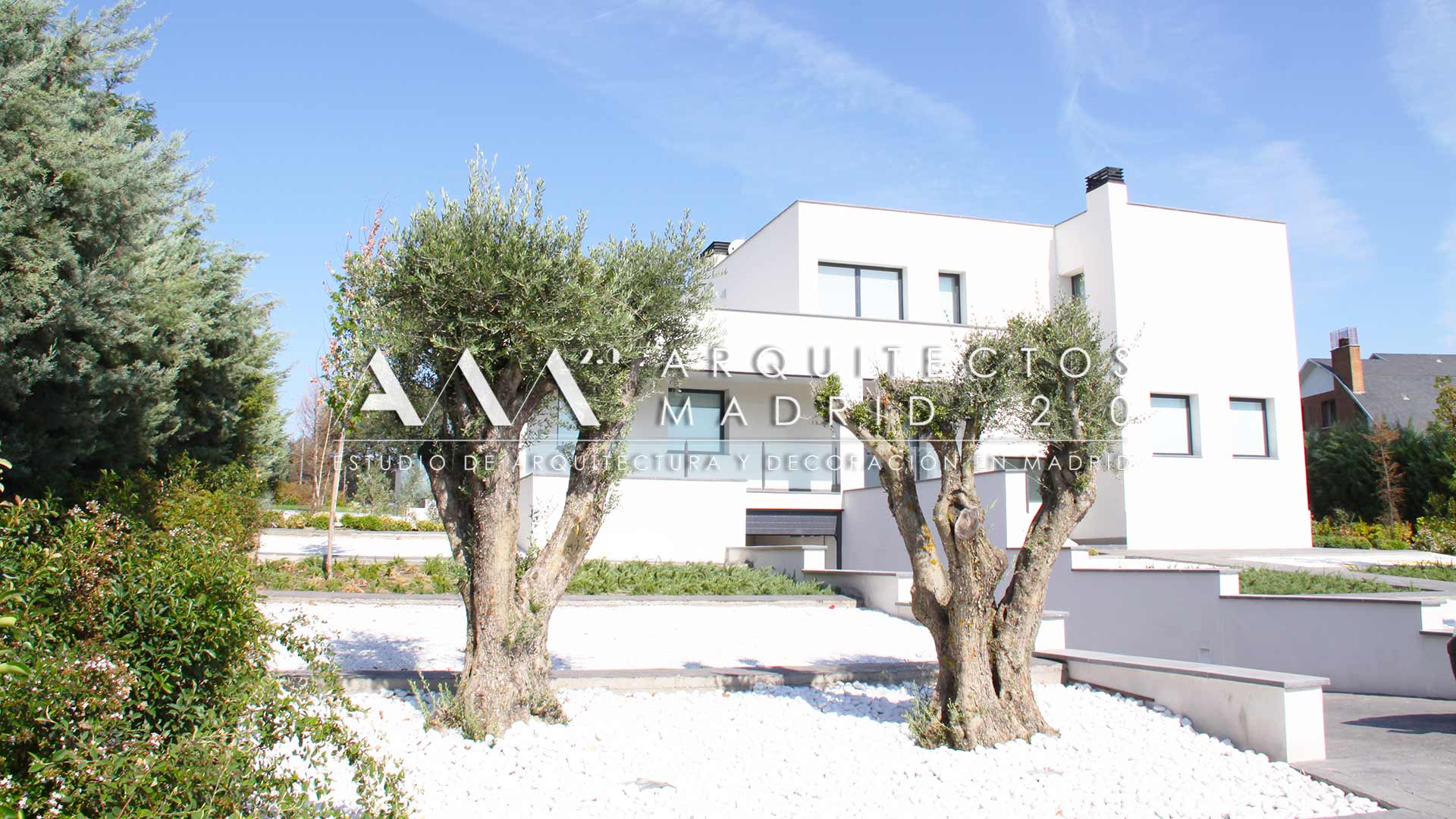 Interiorismo de alto nivel en vivienda reformada con materiales premium y control de obra