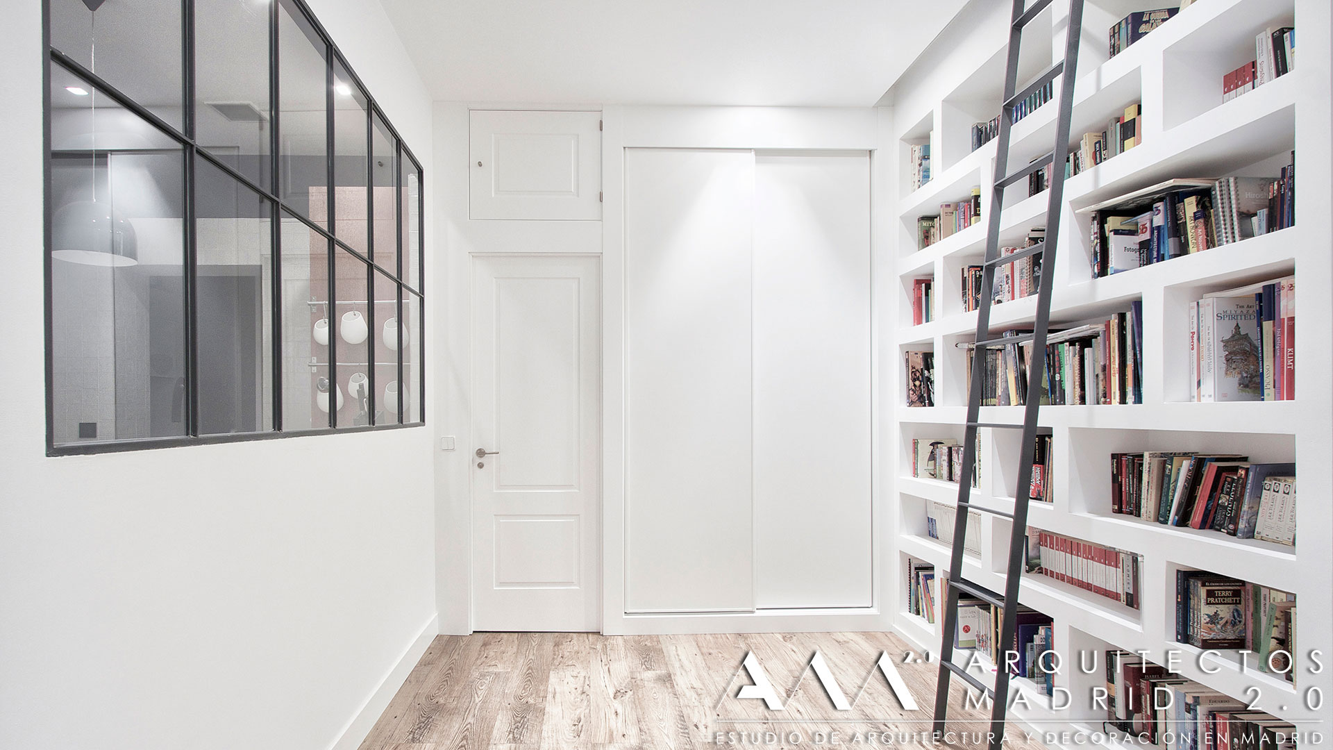 ganar-espacio-interior-casas-hogar-viviendas-decoracion-interiorismo-estanterias-librerias-modernas