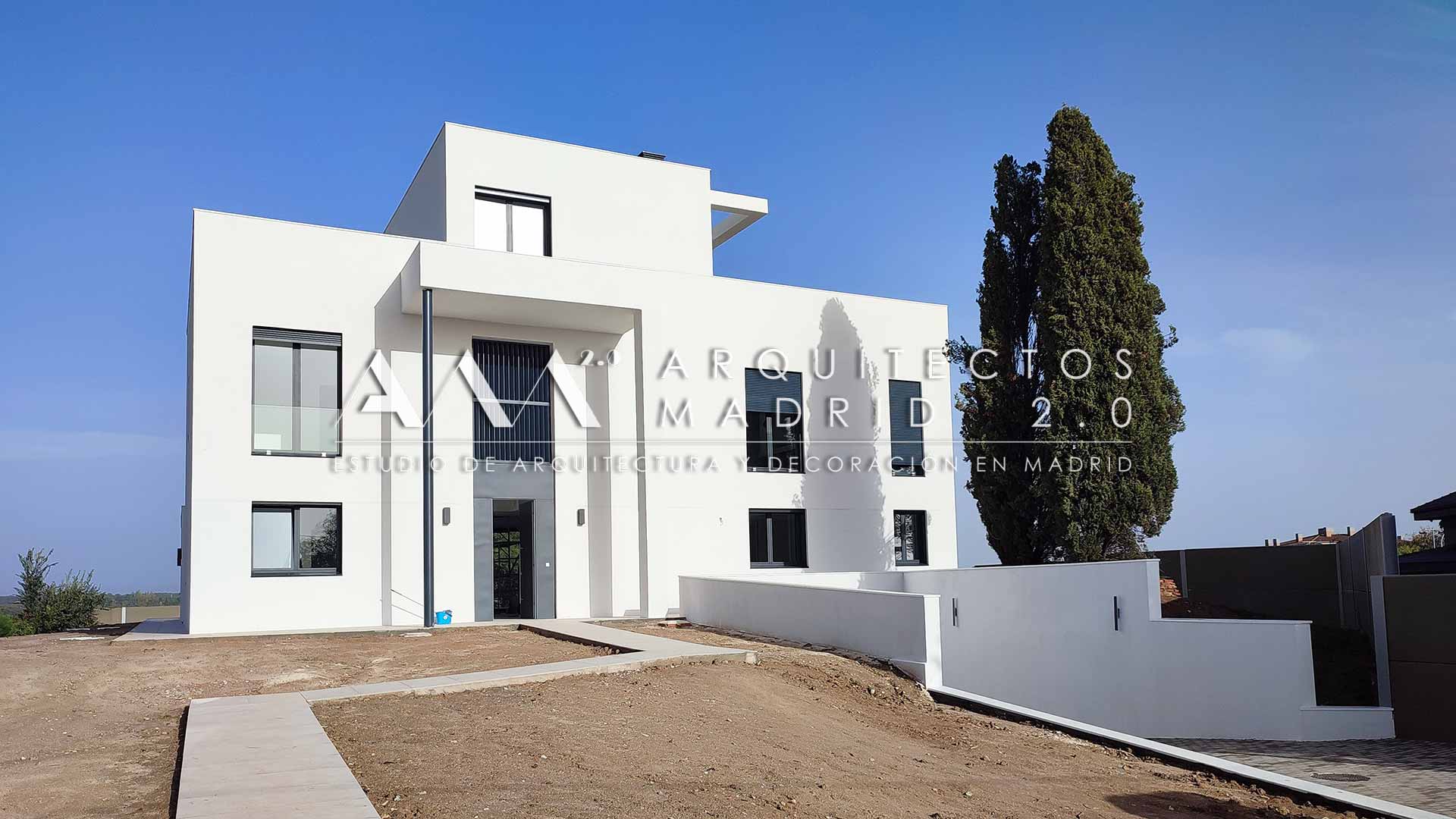 Problema técnico en reforma integral de vivienda en Aravaca con análisis de distribución, luz natural, aislamiento y relación interior exterior