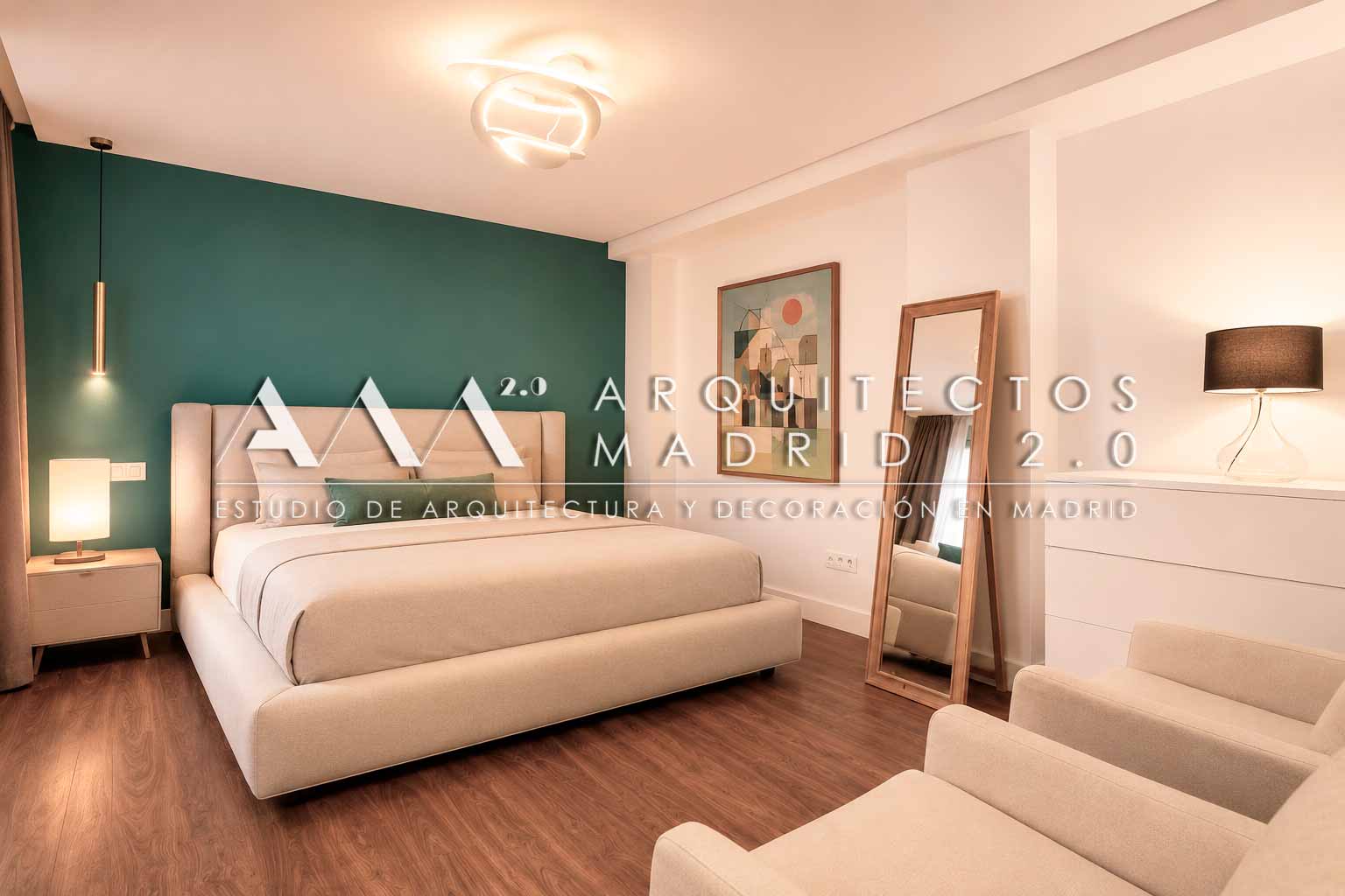 Dormitorio de vivienda reformada en Madrid con interiorismo, iluminación y carpintería integrada