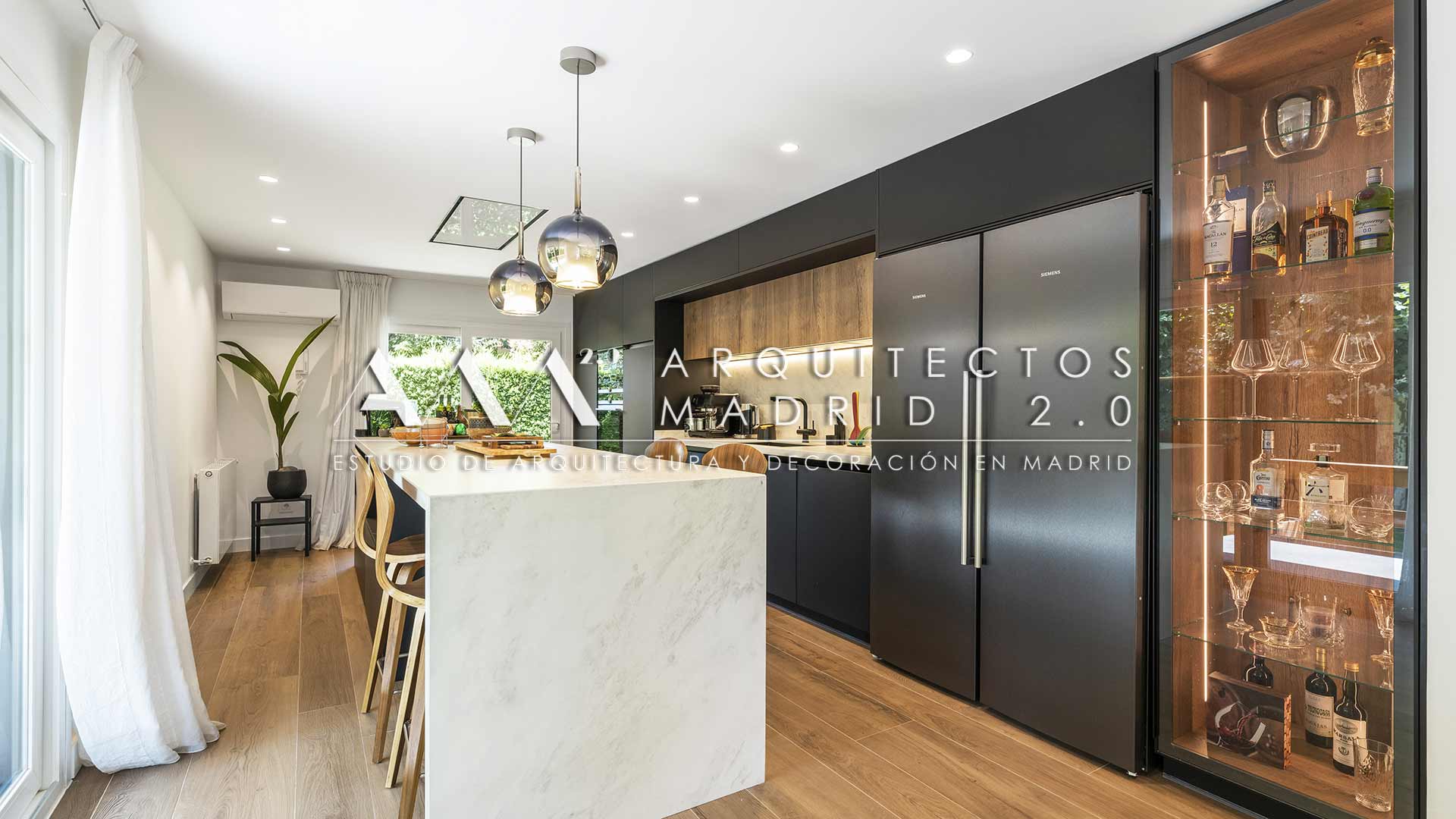 Proyecto de reforma integral de vivienda familiar con salón, cocina abierta, luz natural, interiorismo premium y ejecución cuidada