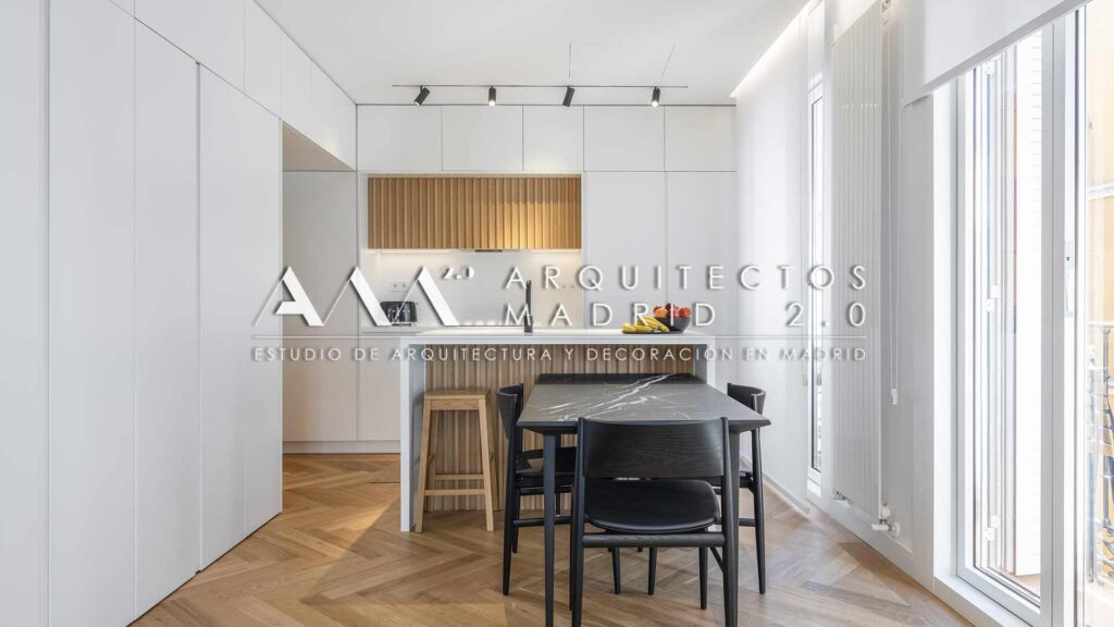 reforma-integral-piso-en-centro-madrid-proyecto-cocina-madera-blanco-01
