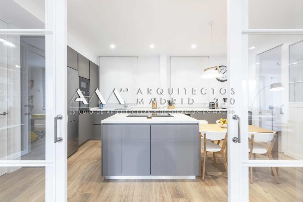 reforma-integral-vivienda-lujo-ferraz-por-arquitectos-madrid