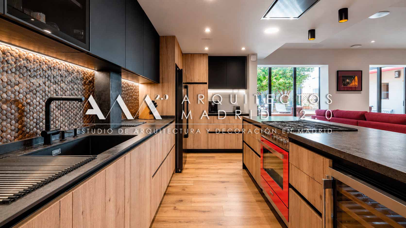 Reforma integral de vivienda en Madrid con patio interior y diseño de Arquitectos Madrid 2.0