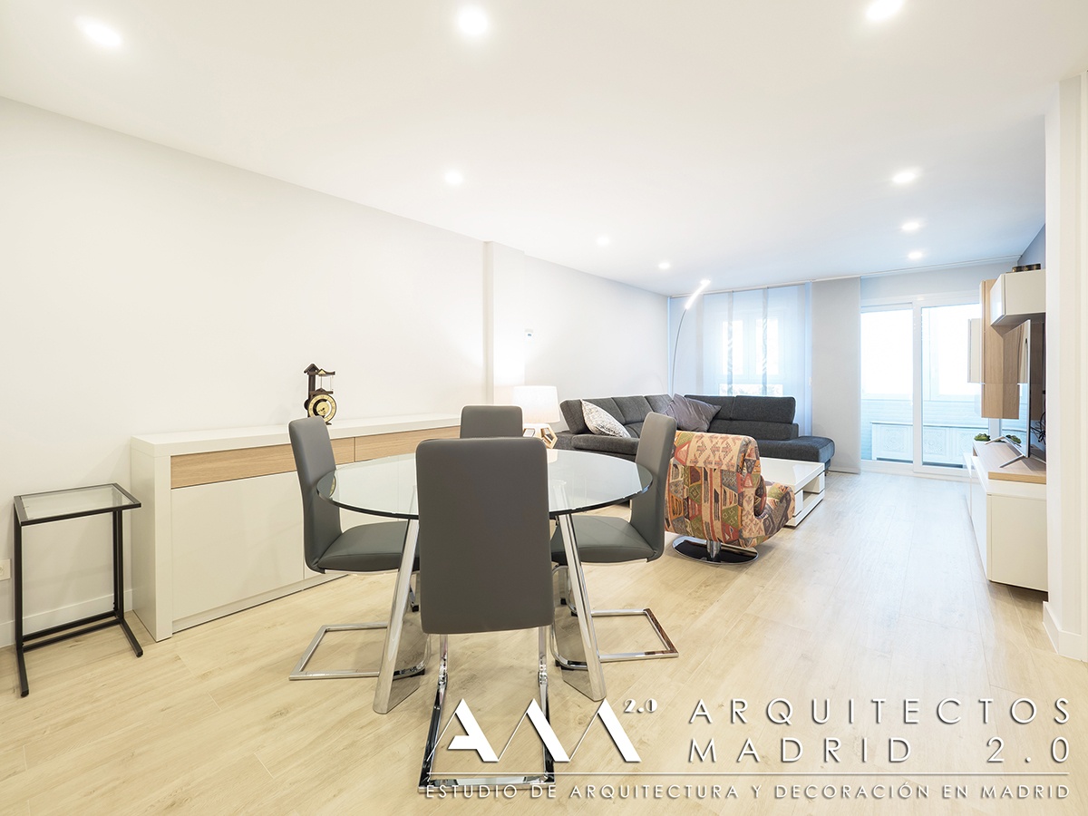 suelo-imitacion-madera-porcelanico-gres-reforma-vivienda-salon-01