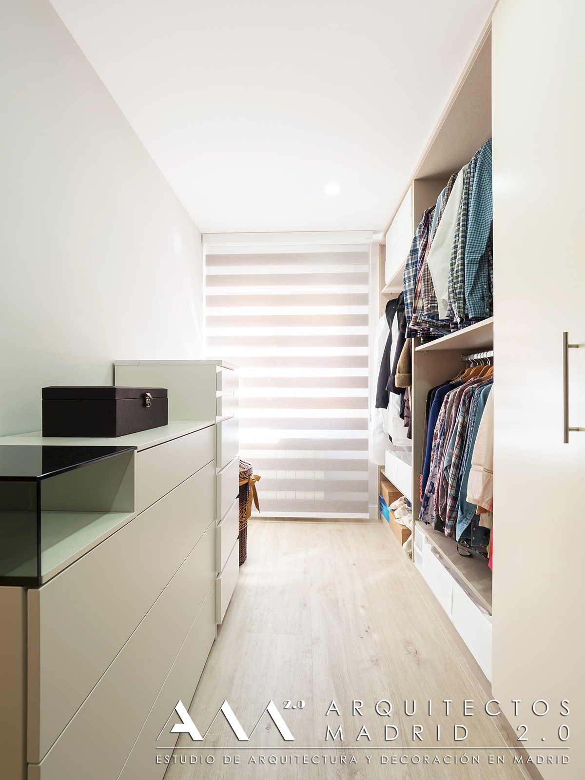 vestidor-suelo-imitacion-madera-porcelanico-gres-reforma-piso